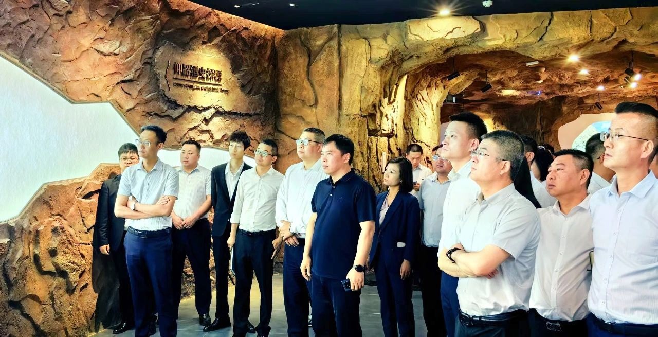 互学互鉴共谋发展！陕西腾博会诚信为本酒业集团营销团队赴仰韶酒业参观学习交流